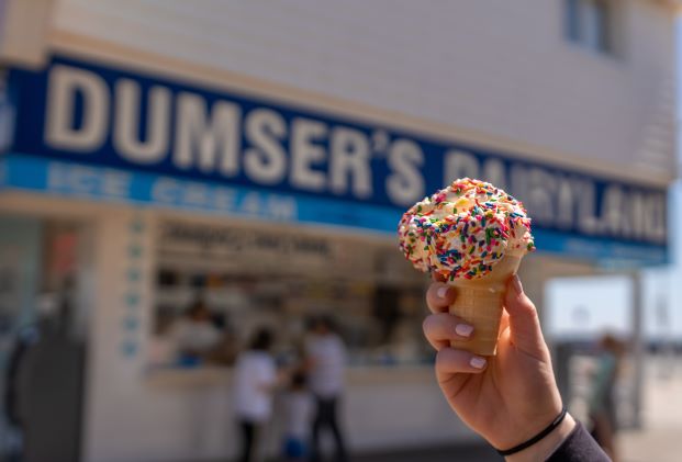 Ice cream cone in front of Dumser's Dairyland