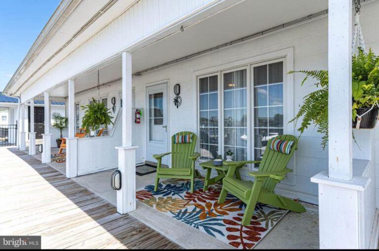 The Inn on Turville Creek (2)